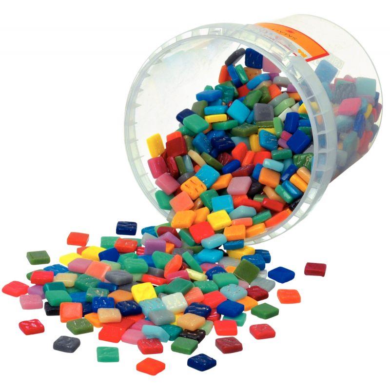 Image de  Seau de 1 litre de mosaïques smalt en pâte de verre. 10 couleurs assorties format : 1,2x1,2 cm 