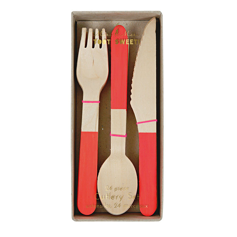 Image de  Set de 24 couverts en bois rouge 