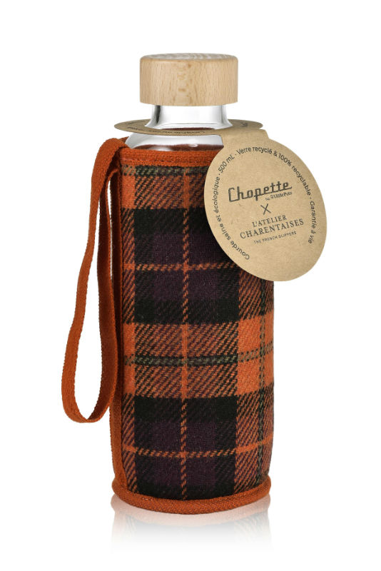 Image de  Gourde en verre Chopette avec sa housse “charentaise” à carreaux. 