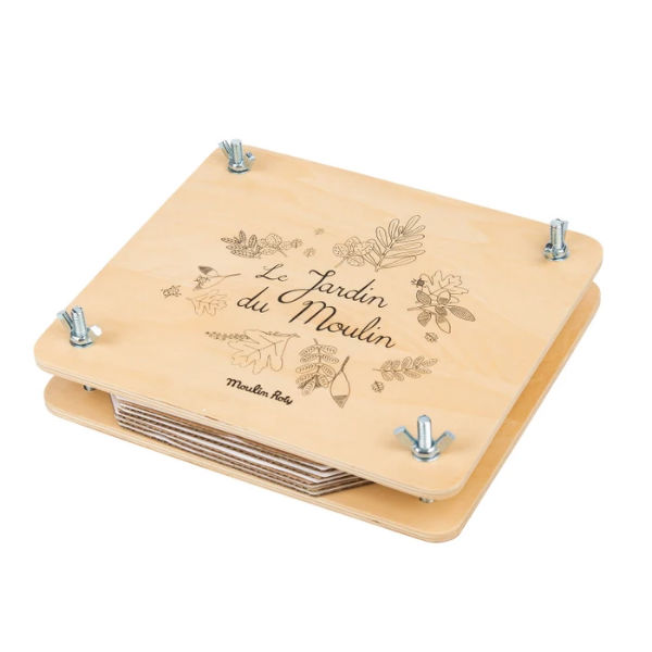 Image de  Moulin Roty - Presse à fleurs - Le Botaniste - Le Jardin du Moulin 